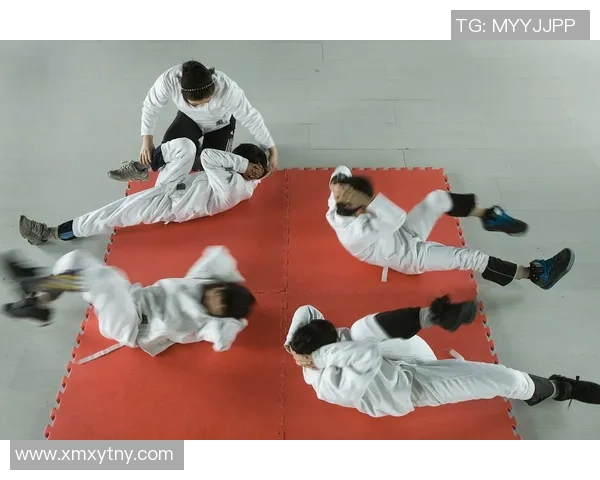 初中生如何通过踢足球锻炼腹肌提升身体素质与运动能力的有效方法 初中生如何通过踢足球锻炼腹肌提升身体素质与运动能力的有效方法